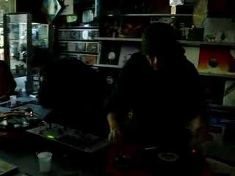 dj paolo zerla (record day roma -  vinyl store) in action