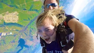TERRIFYING SKYDIVING TRIP! -  // SoCassie