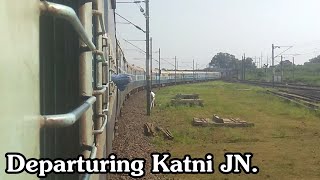 preview picture of video 'Departuring Katni Jn., Railway OverBridge || Onboard 13201 RJPB-LTT Express with ET WDP4B EMD Loco'