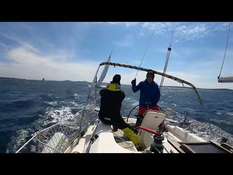 Karpo flying by us ⛵️