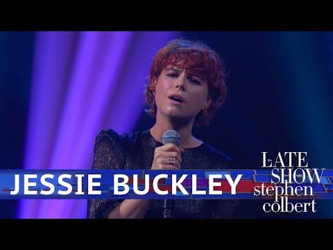 Jessie Buckley Performs 'Glasgow'