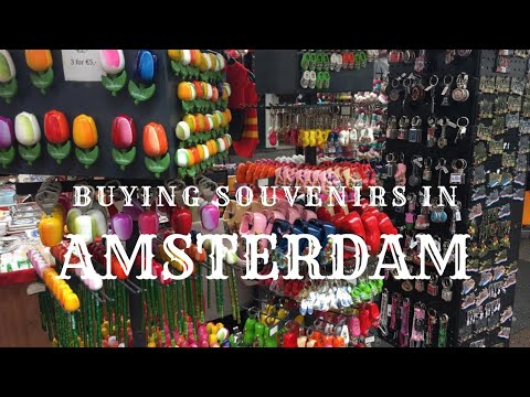 Buying some Souvenirs in Amsterdam|| #souvenir #iloveamsterdam @SofiaEurasien