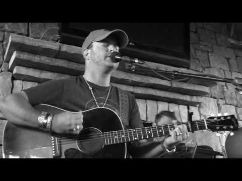 Wade Bowen - Who I am (Acoustic) | TXRDR