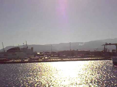 traversata in traghetto da  Messina a Villa San Giovanni.