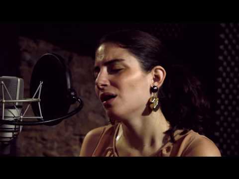 Marta del Grandi (Solitunes Records) "White Snow"