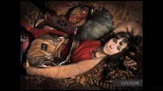 UNNUR's brilliant photographer Emily Sandifer at work! video