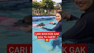Download lagu Berenang bareng Tante Elsya, Pake 'Y' ya! ElsYa.😆 #shorts #nalafamily #viral #yearsofyou #fyp #lucu mp3