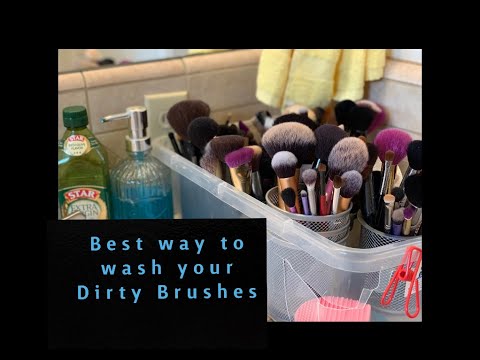 How To Clean Makeup Brushes, Fast and Efficiently