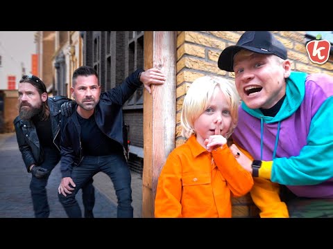 OP DE VLUCHT VOOR AGENTEN MET EEN 6-JARIGE | Kalvijn & Kiddo's #5 | Kalvijn