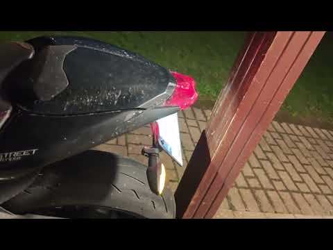 Triumph Street Triple 765 R - Image 2