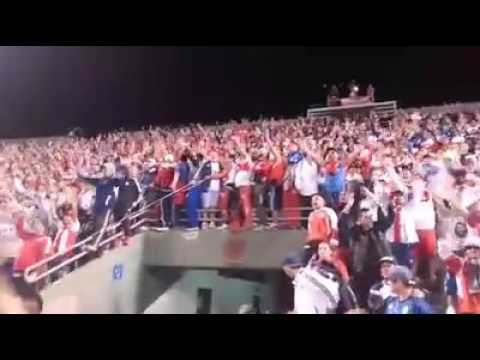 "Gallo vos sos mi vida!" Barra: Los Borrachos de Morón &bull; Club: Deportivo Morón