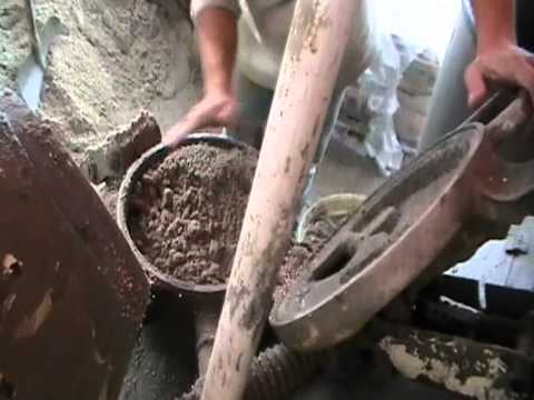 EKOSTYRÉN - miešanie ekostyrénbetónu v MIXOKRET-e