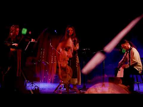 Córy Mary :: Malka moma dvori mete