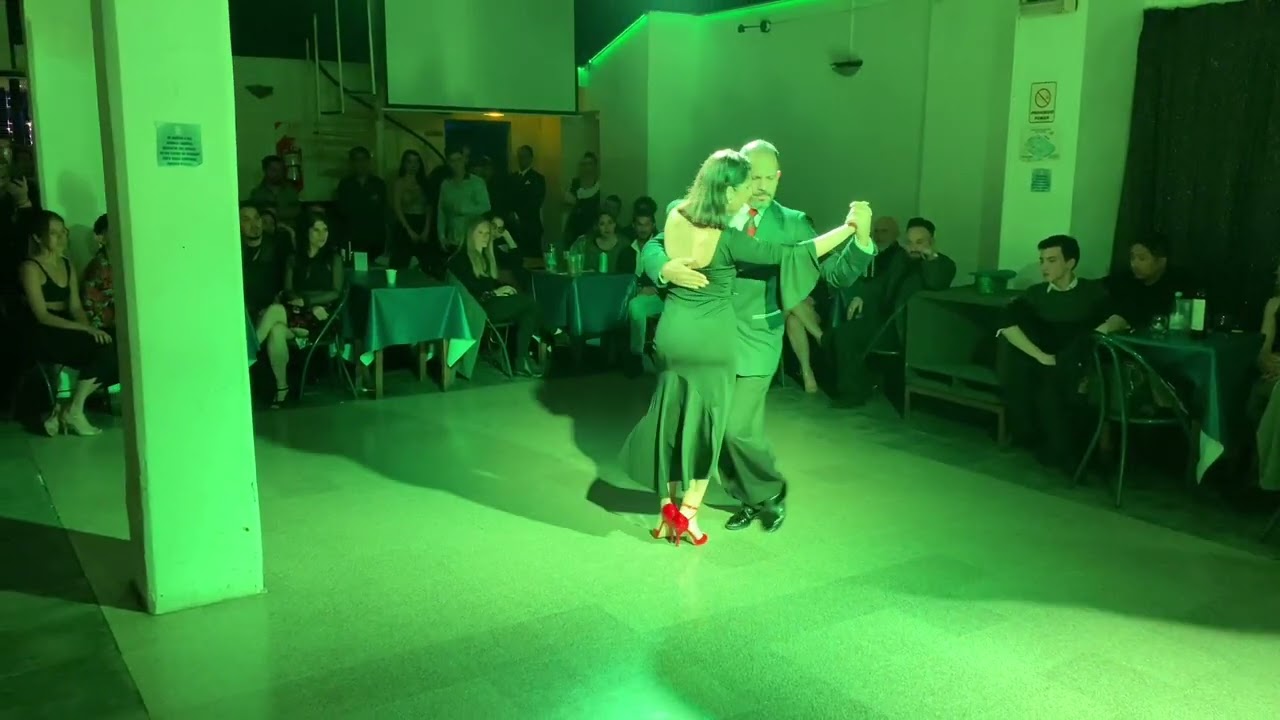 Frank Obregon y Majo Garces en Juernes Milonga (1/2)