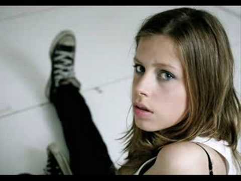 Ala Boratyn "Strange New Feeling"...