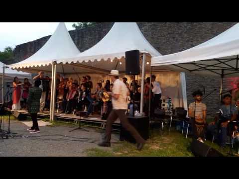 Giovanni Kiyingi & Ethno Germany performing TWEYANZE