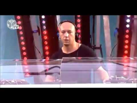 Marco Carola plays Fabio Ferro - Keep Ya (Original Mix) @ Tomorrowland 2012