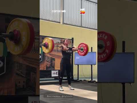 Chocante! Menina impressiona ao levantar 101 kg aos 14 anos
