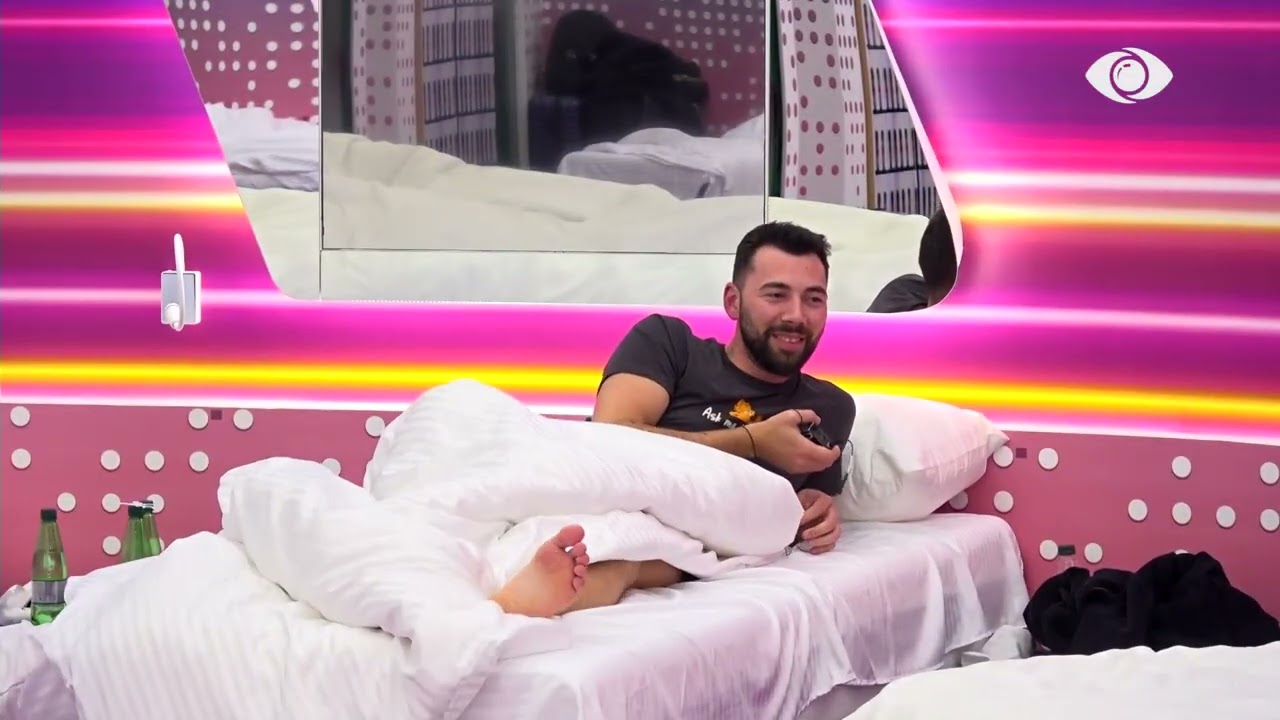 “Po fjeti Brikena, do fle dhe unë”/ Juxhini bën batuta me Xhodin dhe Angelon