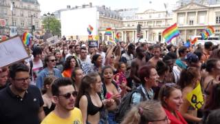 Marche des Fiertés - Gay Pride - Paris 2017 - Rue de Rivoli - HD