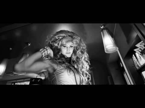 download lagu mp3 mp4 Gran Bar Torino, download lagu Gran Bar Torino gratis, unduh video klip Gran Bar Torino