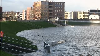 preview picture of video 'Hoog water in de Haven van Delfzijl......  6 dec 2013..deel 2'