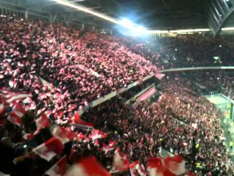 Fortuna Düsseldorf Fans singen "an Tagen wie diesen"