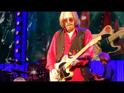 Tom Petty and the Heartbreakers.....It's Good to be King.....7/18/17.....Clarkston