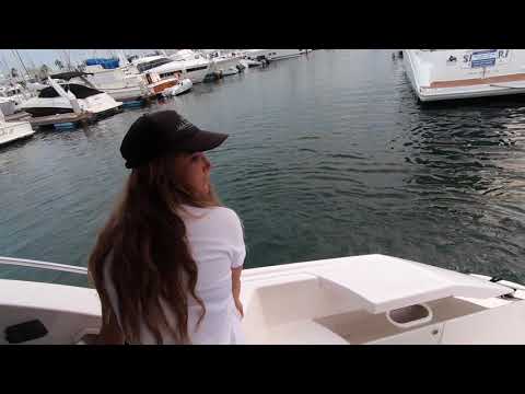 She Docked Like A BOSS! Joystick Docking Tiara F44 Volvo Penta IPS