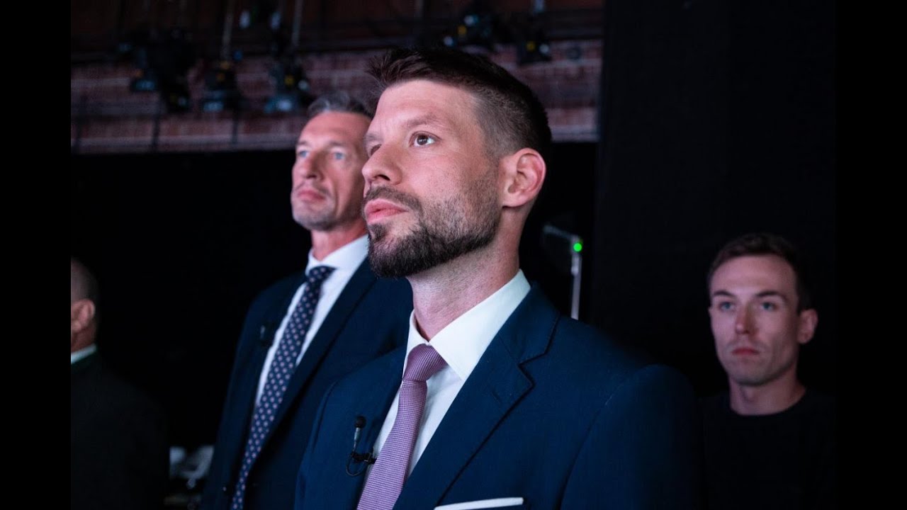 Skutočné korene Michala Šimečku, Slúži cudzej moci a prekrúca Slovenské dejiny..