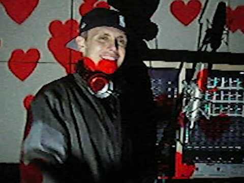 charlieonnafriday - Never Do (Official Visualizer)