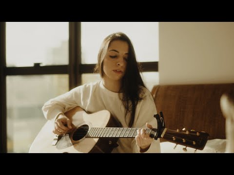 Por Trás Das Janelas - Laís Guimarães
