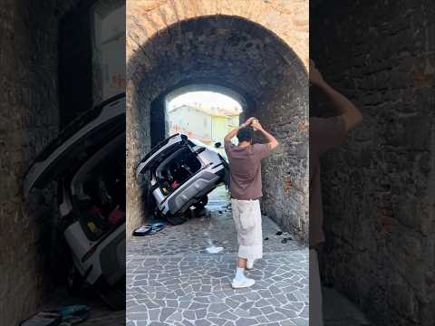 Il PARCHEGGIO Più STRANO Di Sempre 🚗💥