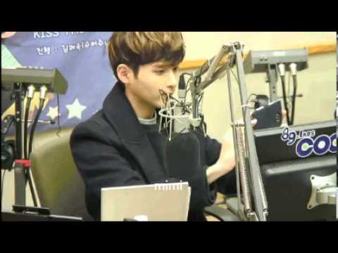 131202 Sukira - Ryeowook taking selca