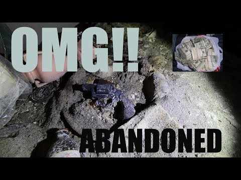 (FOUND GUN) Exploring the Abandoned MONEY HOUSE!!!! Decaying House