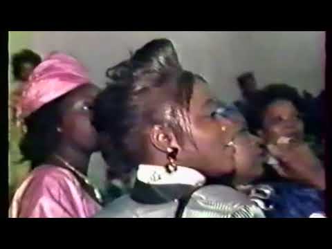 Sona Tata Condé en concert 1992