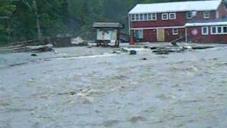 preview picture of video 'Flood at Upper Valley Grill'