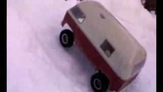 preview picture of video 'VW camper van rc crawler 11'