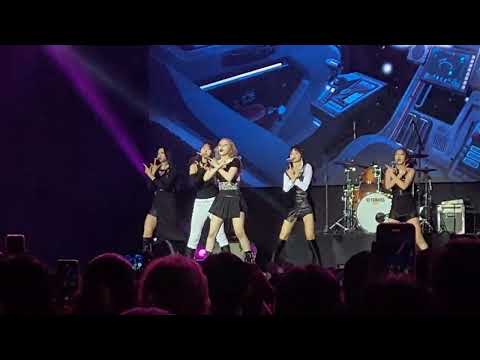 [FANCAM] 221126 RIPPLES FOR HOPE CONCERT - EVERGLOW "PIRATE"