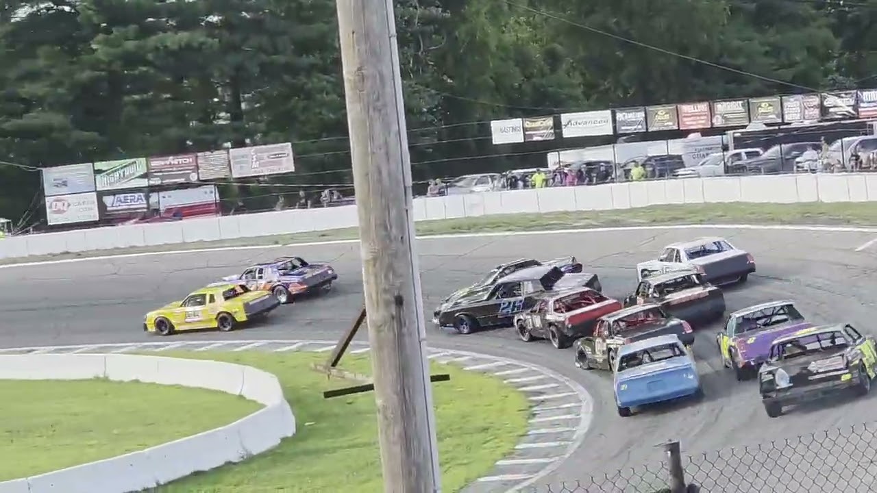 Hudson Speedway: Ridge Runners Race Action