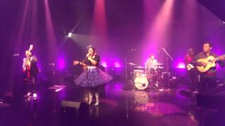 La Santa Cecilia - Strawberry Fields