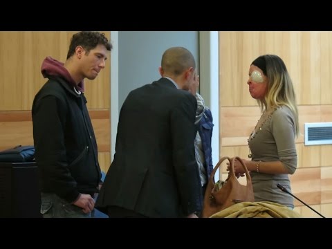 Rimini, l'arrivo di Gessica Notaro in Tribunale. Cominciato processo per stalking