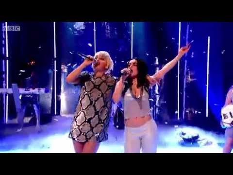[HD] Charli XCX & Rita Ora - Doing It (Live on The Graham Norton Show)