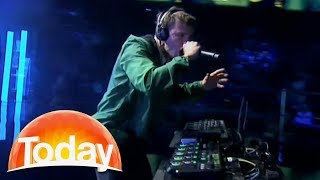 AP's opinion of controversial Voice artist Sam Perry