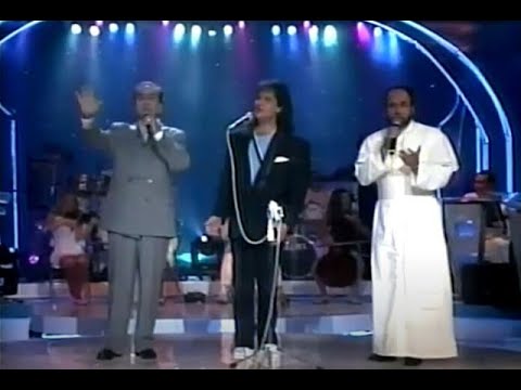 "Oração pela família" com padre Zezinho, Roberto Carlos e padre Antônio Maria.