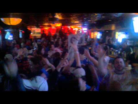 Ahmad Bradshaw Scores Reaction 13th Step Bar (Super Bowl 46) (New York Giants!!!)