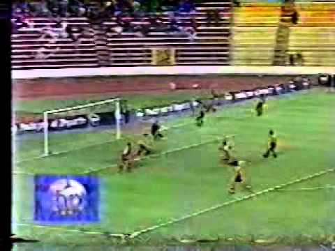 The Strongers 1 El Nacional 4 2000