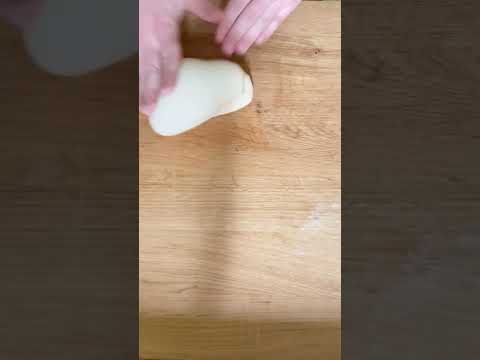 Pizzateig kneten, neapolitanisches Originalrezept