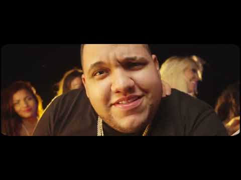 Wolf Mia and Retrahtos