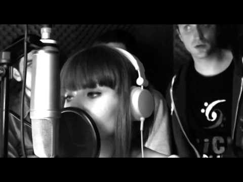 SickSound Crew feat. Andrea Șofronie - Horror Story (Live @ HipHopNews România) (Video)